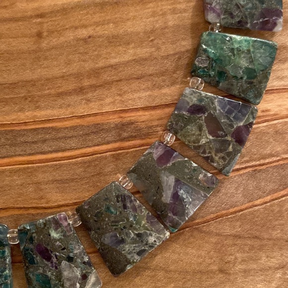 Green with hints of purple trapezoid stone necklace - Picture 2 of 3
